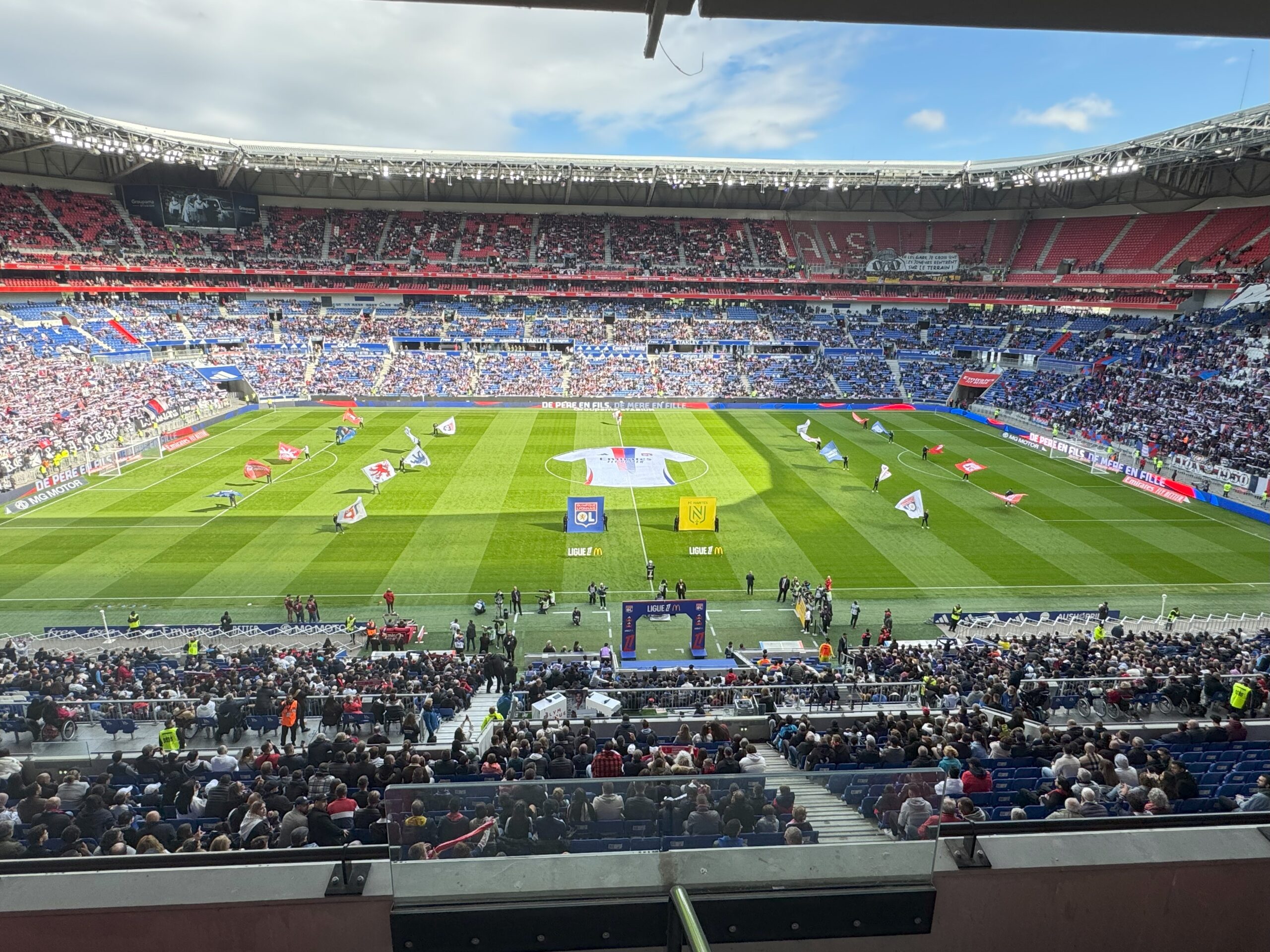 Photo prise du stade avant le match grâce à l'invitation du Local, accélérateur d'entreprise en Auvergne-Rhône-Alpes